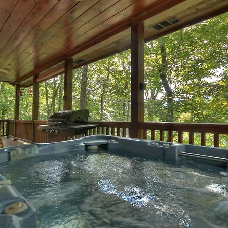 Bearfoot Ridge Wood-Burning Fireplace Cozy Hot Tub Serene Views Ellijay Zewnętrze zdjęcie
